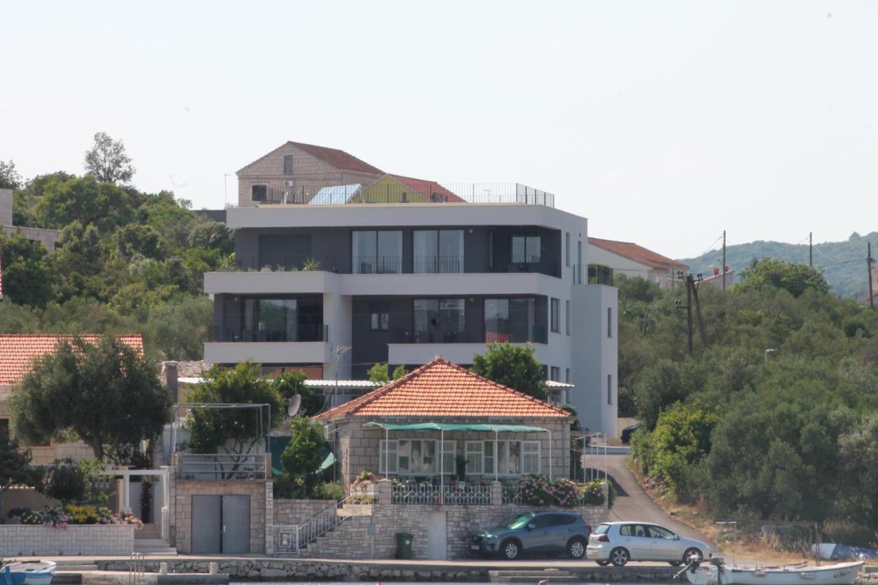 Apartments Marebella Lumbarda Exterior foto