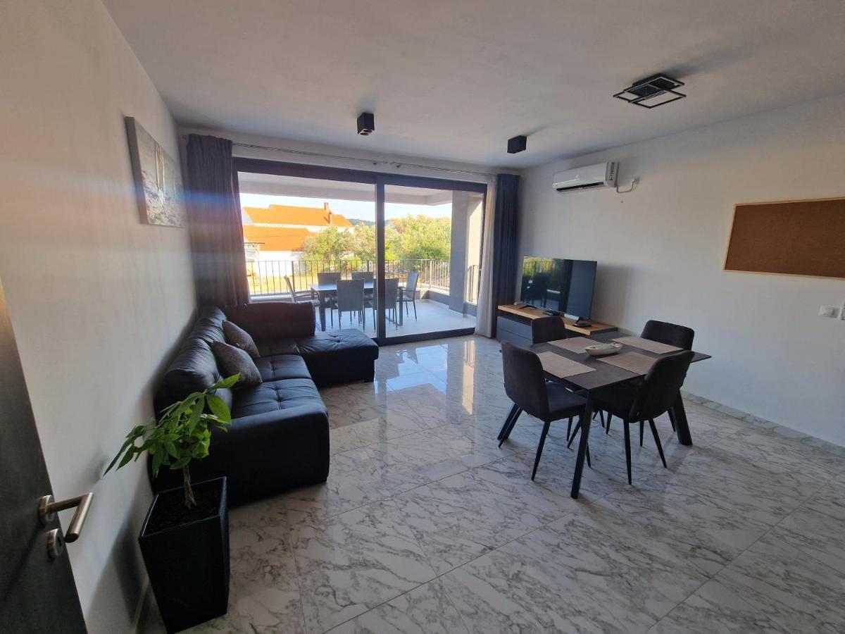 Apartments Marebella Lumbarda Exterior foto