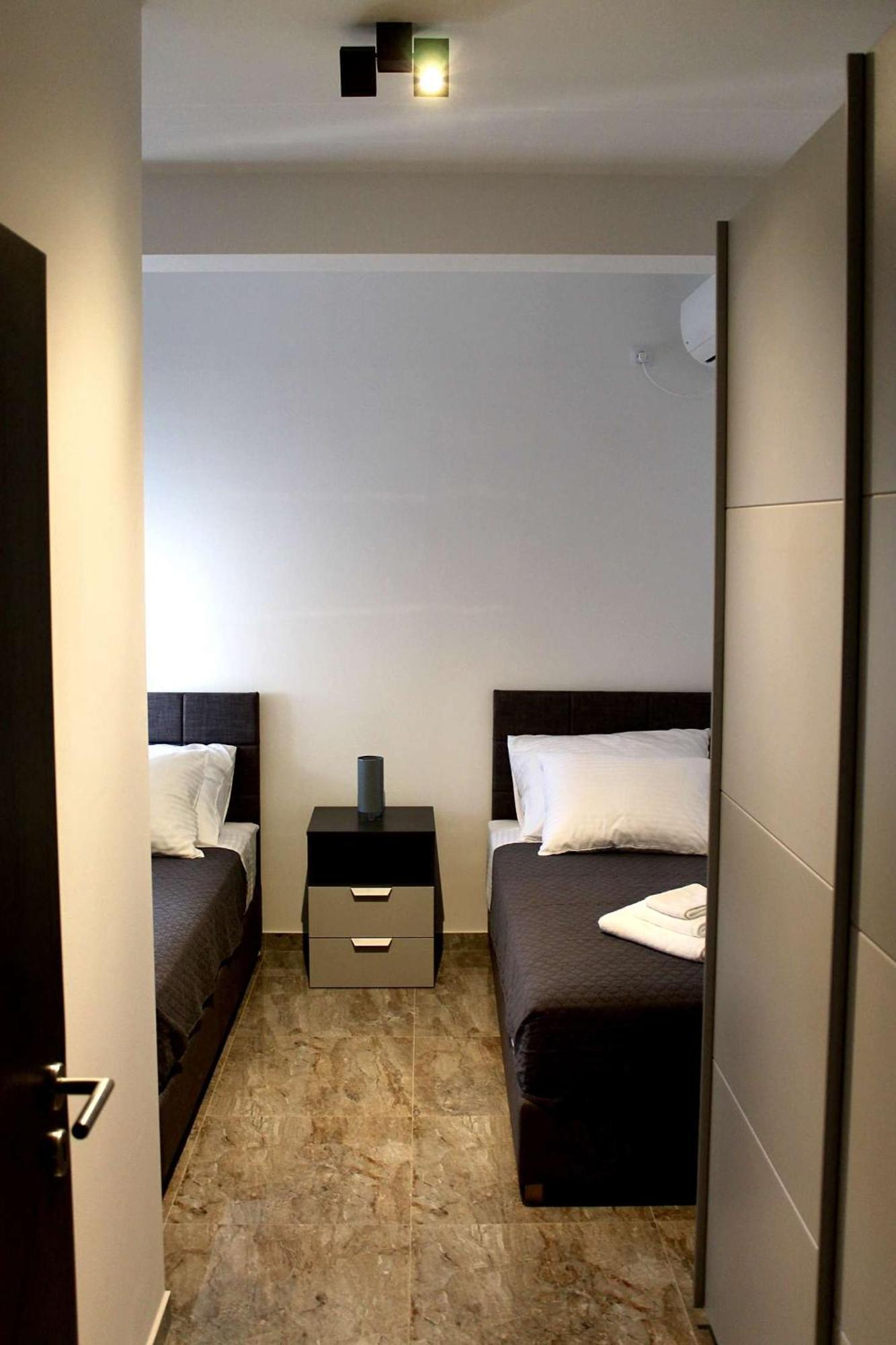 Apartments Marebella Lumbarda Zimmer foto